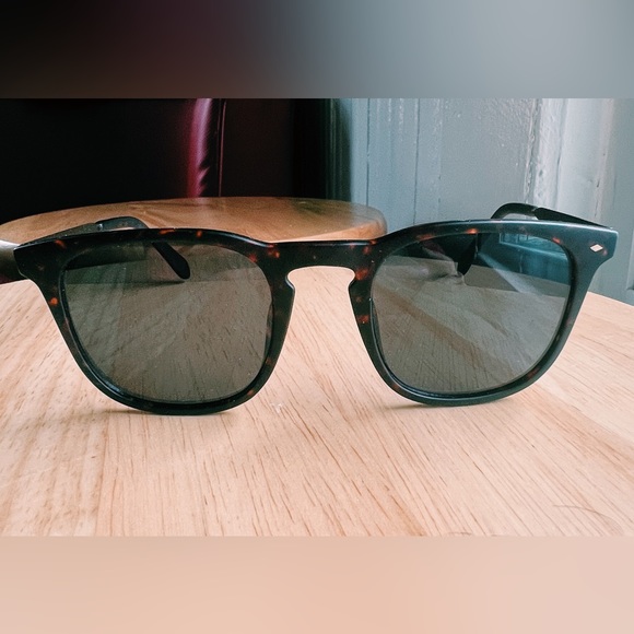 Fossil Sunglasses. Tortoise and brown and gold. - Picture 2 of 5